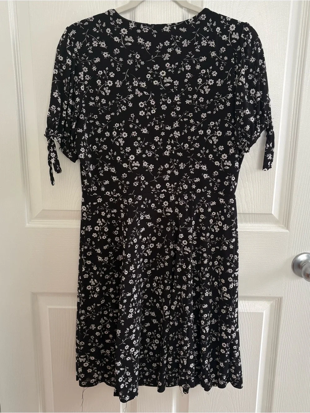Siren Lily Black Floral V-Neck Midi Dress